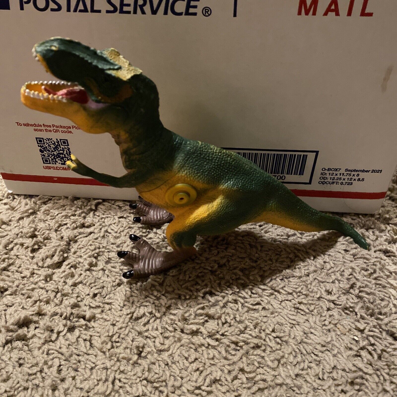 Vintage T-rex Screaming Dinosaur Tyrannosaurus Rex Toy Figure 6 1/2” Tall 9